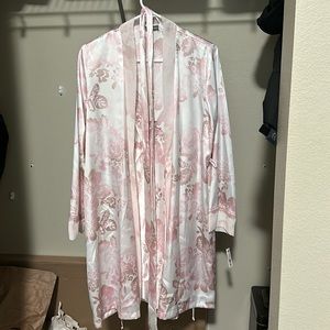 Women’s light floral pink robe